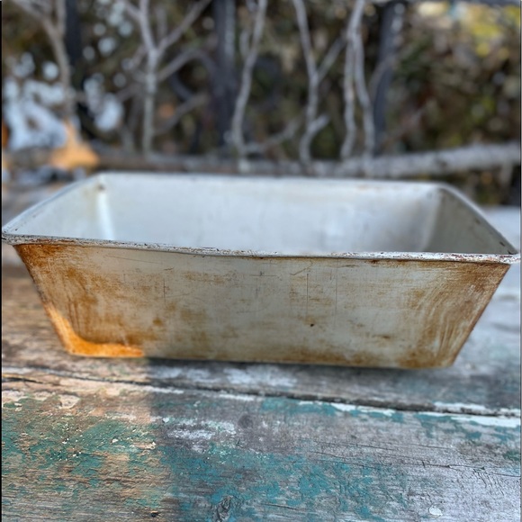 Vintage Mirro Aluminum bread pan farmhouse decor - Picture 1 of 5